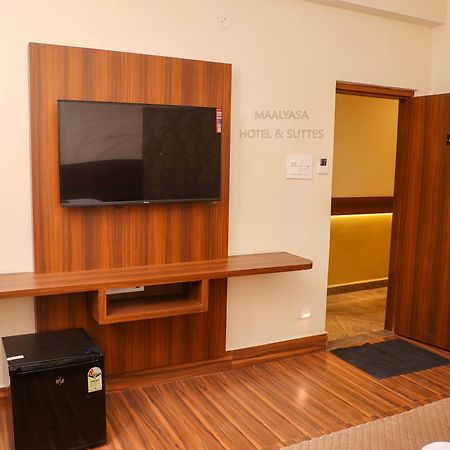 Maalyasa Hotel And Suites Гайдарабад Екстер'єр фото