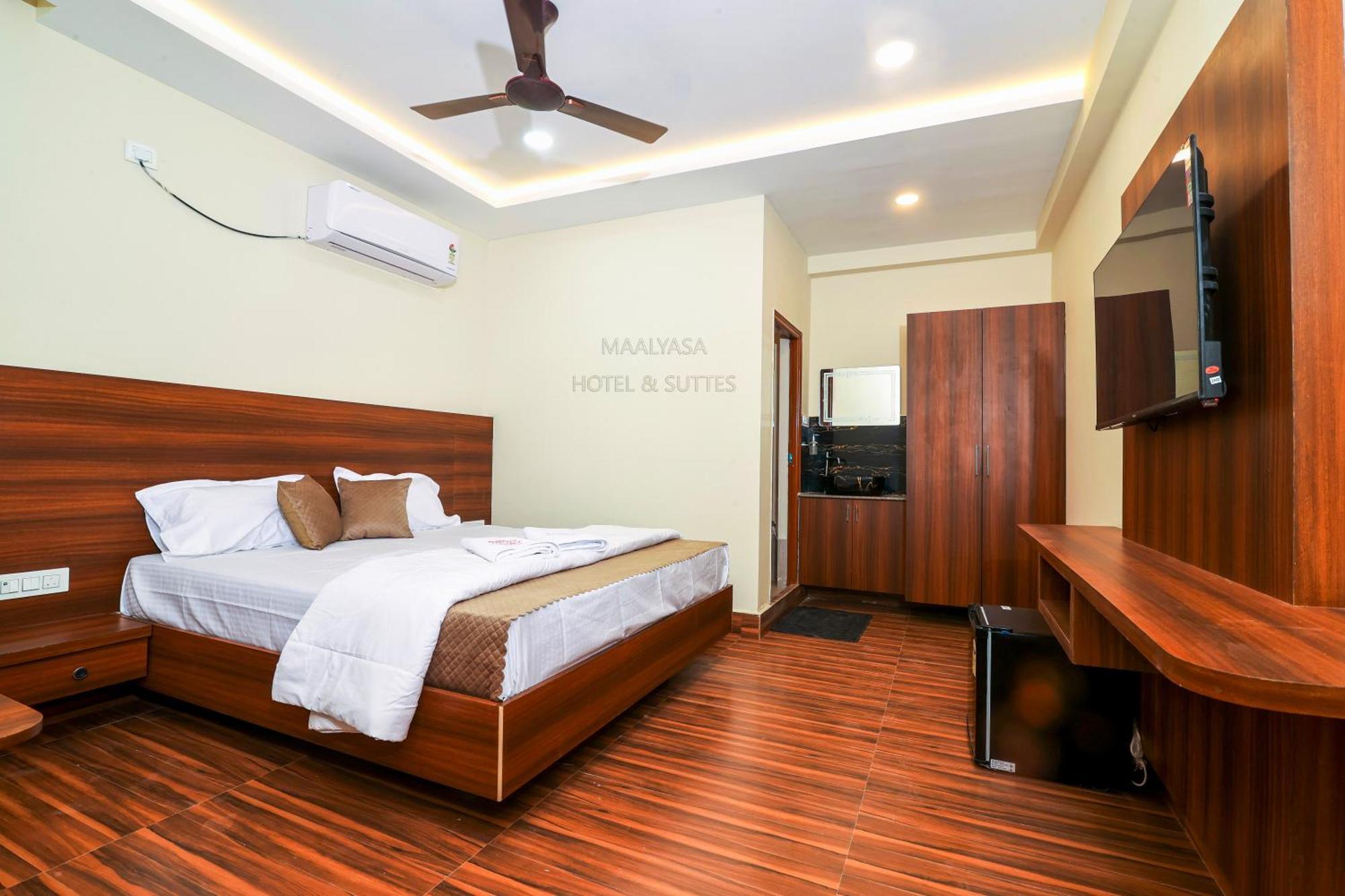 Maalyasa Hotel And Suites Гайдарабад Екстер'єр фото